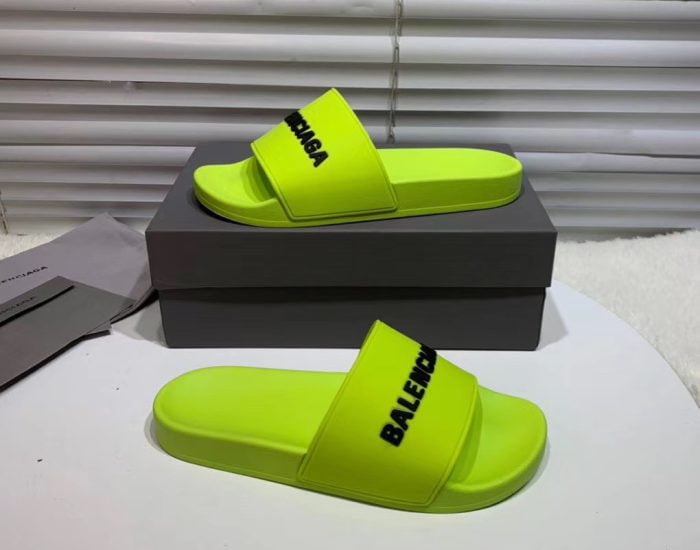 Dép Balenciaga nam siêu cấp màu xanh nõn chuối chữ đen DBL06