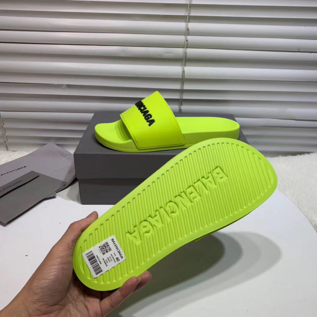 Dép Balenciaga nam siêu cấp màu xanh nõn chuối chữ đen DBL06