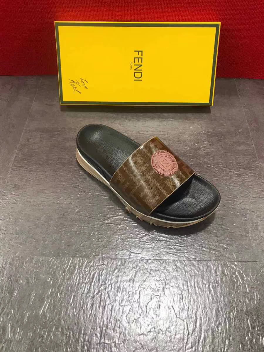 Dép Fendi nam siêu cấp đen logo nâu DFD04