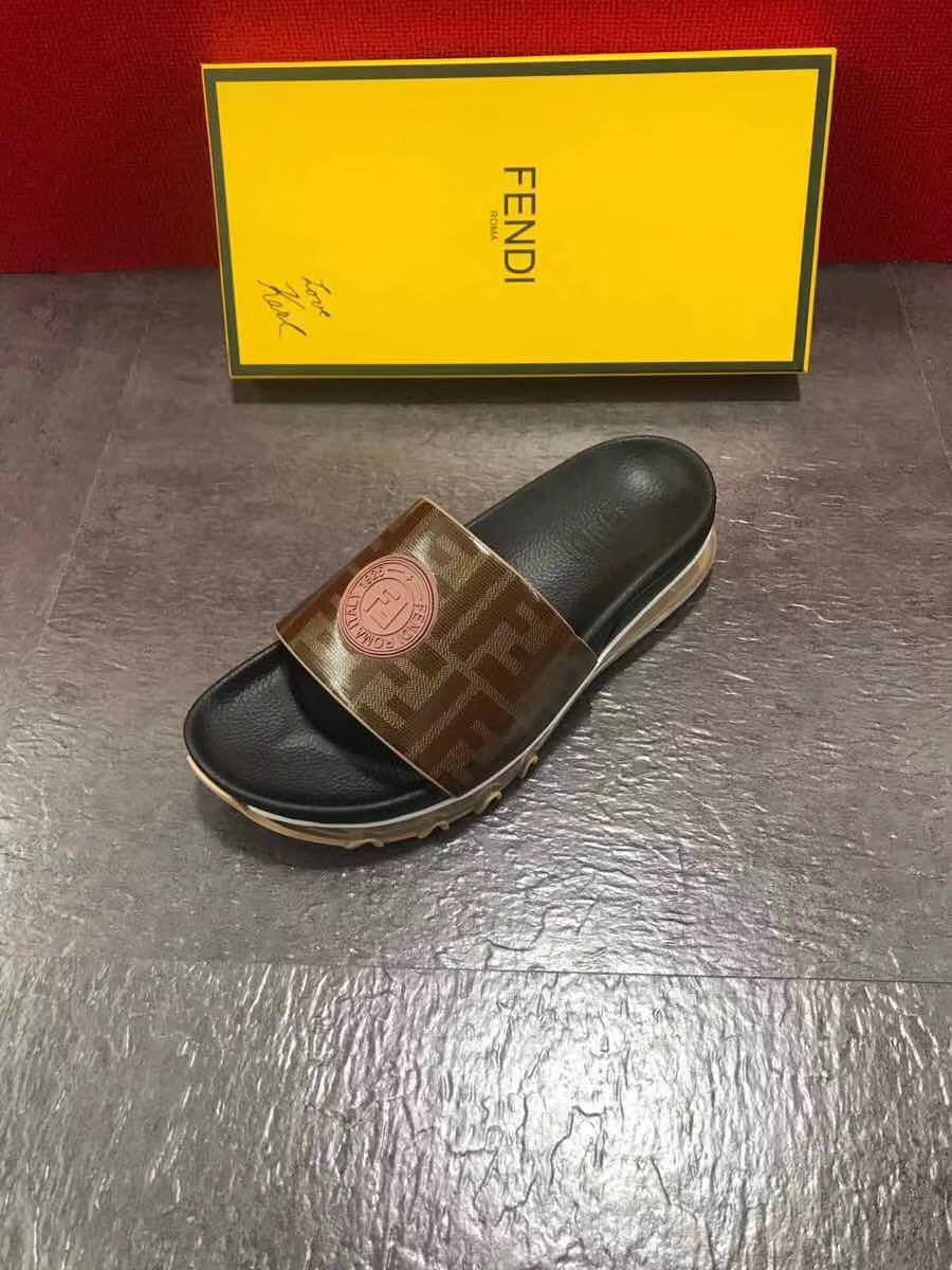 Dép Fendi nam siêu cấp đen logo nâu DFD04