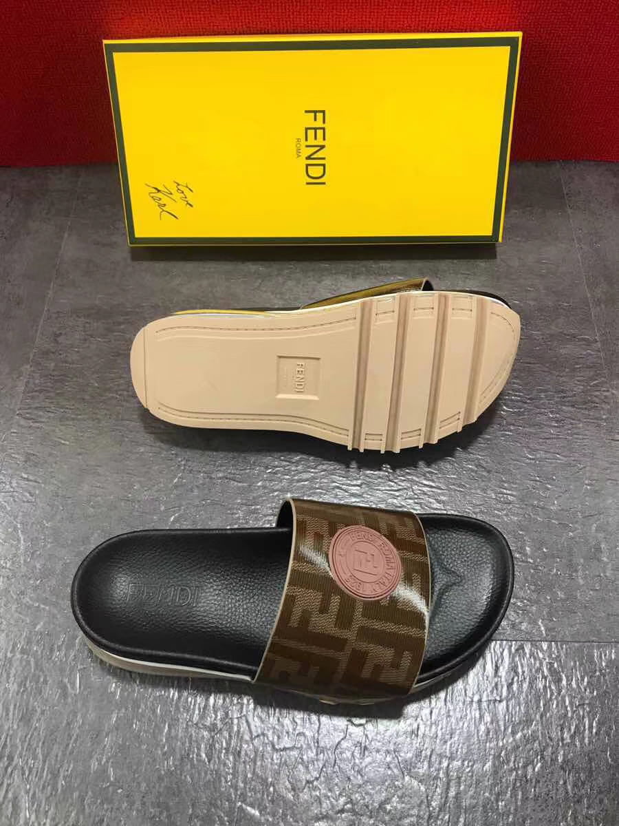 Dép Fendi nam siêu cấp đen logo nâu DFD04