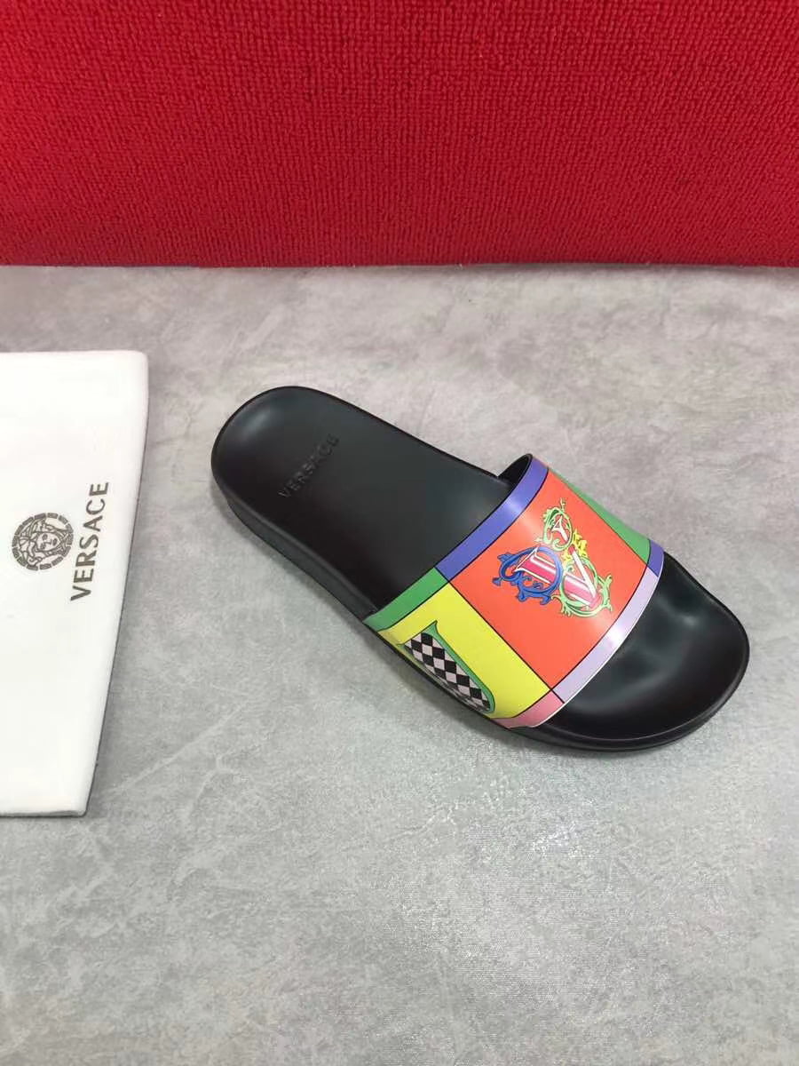 Dép Versace nam siêu cấp đế đen quai hoạ tiết chữ V DVS01