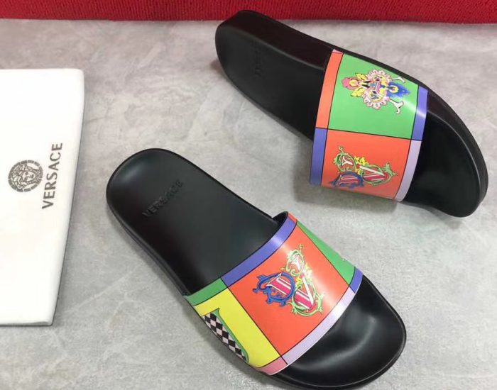 Dép Versace nam siêu cấp đế đen quai hoạ tiết chữ V DVS01