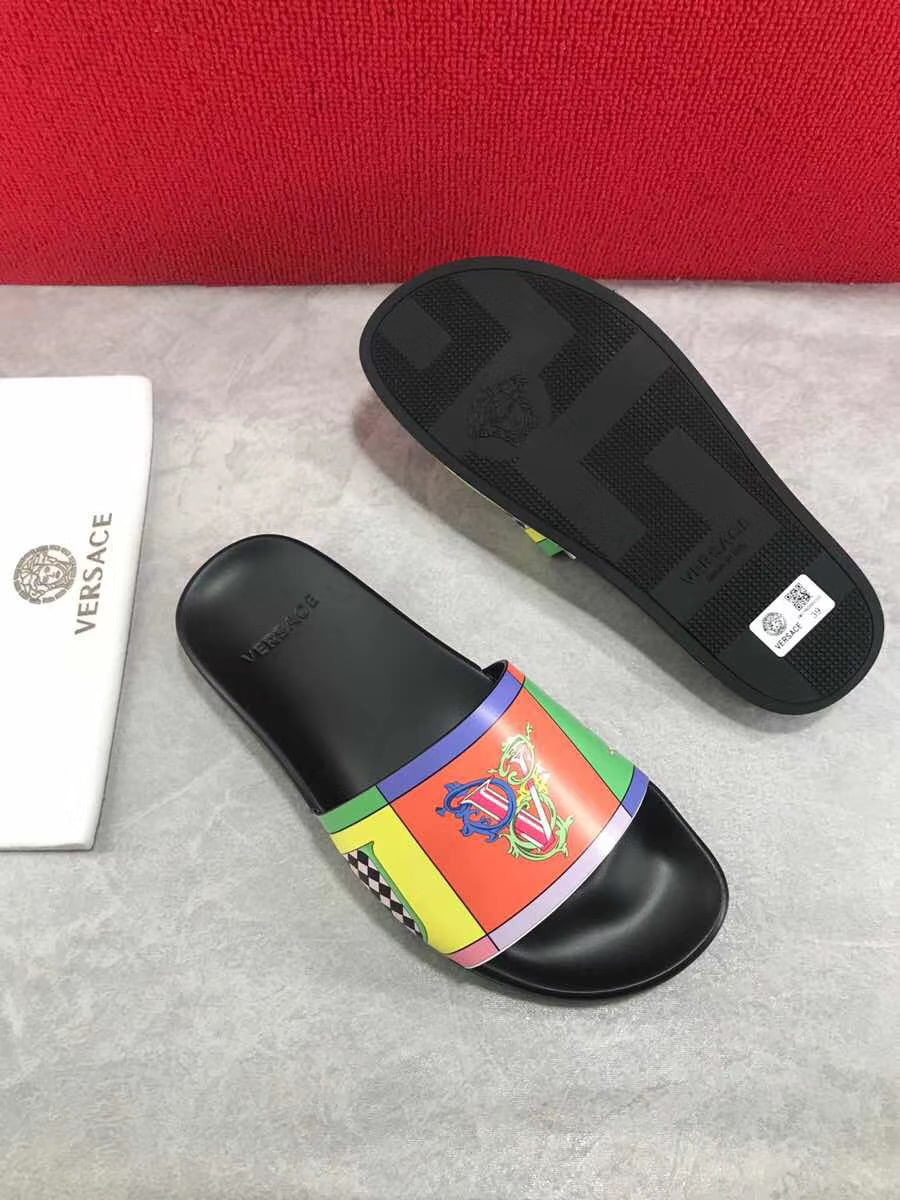 Dép Versace nam siêu cấp đế đen quai hoạ tiết chữ V DVS01