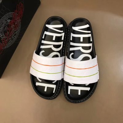 Dép Versace nam siêu cấp đế đen quai trắng hoạ tiết nổi DVS09