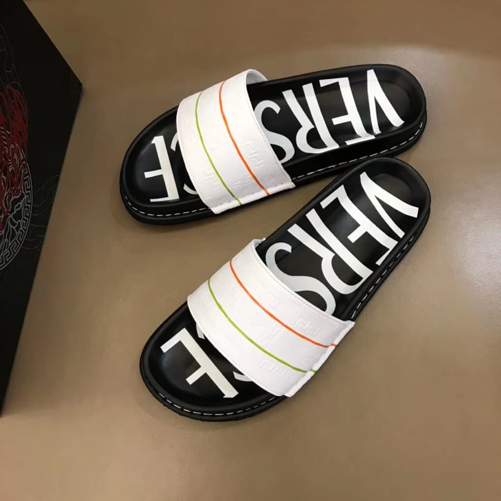 Dép Versace nam siêu cấp đế đen quai trắng hoạ tiết nổi DVS09