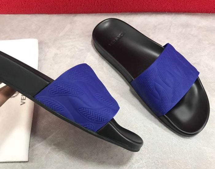 Dép Versace nam siêu cấp đế đen quai xanh hoạ tiết dập nổi DVS08