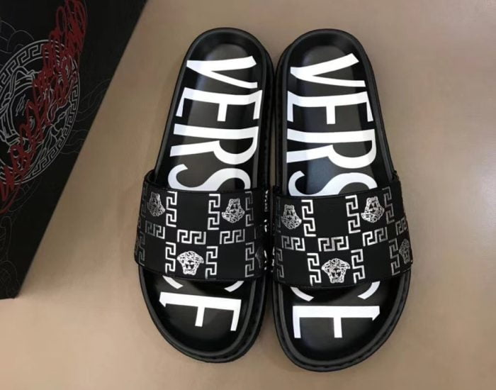 Dép Versace nam siêu cấp đen hoạ tiết logo Medusa trắng DVS11