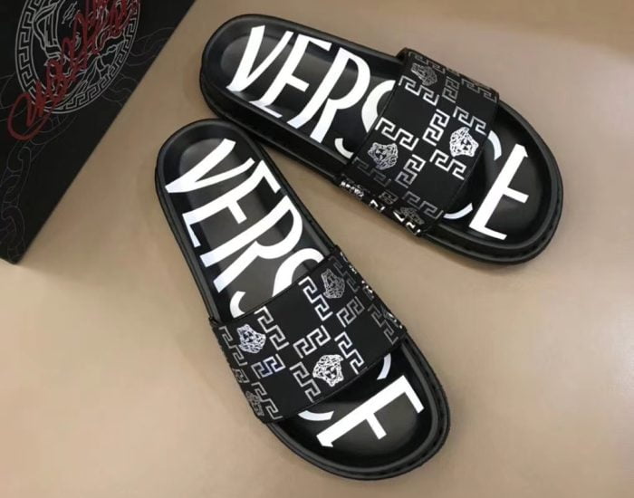 Dép Versace nam siêu cấp đen hoạ tiết logo Medusa trắng DVS11