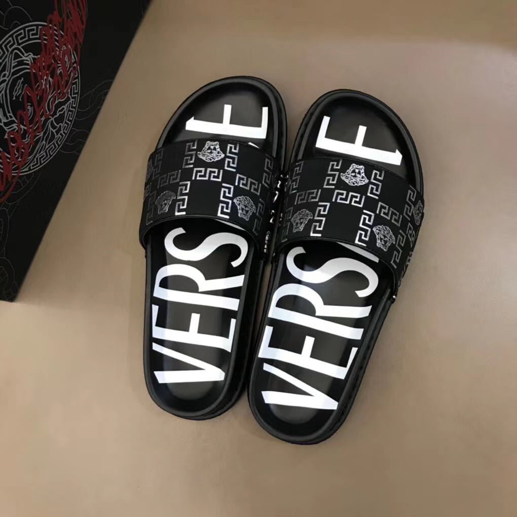 Dép Versace nam siêu cấp đen hoạ tiết logo Medusa trắng DVS11