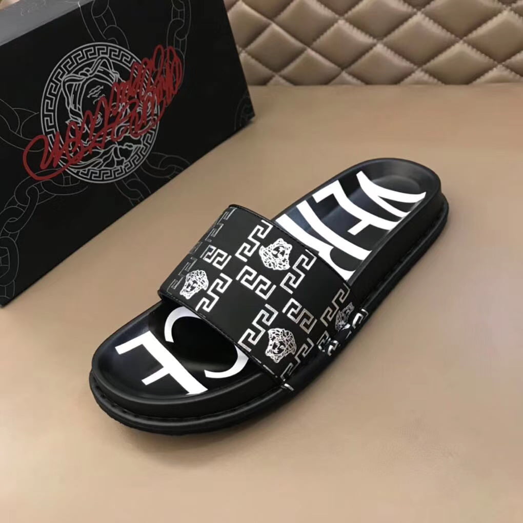 Dép Versace nam siêu cấp đen hoạ tiết logo Medusa trắng DVS11