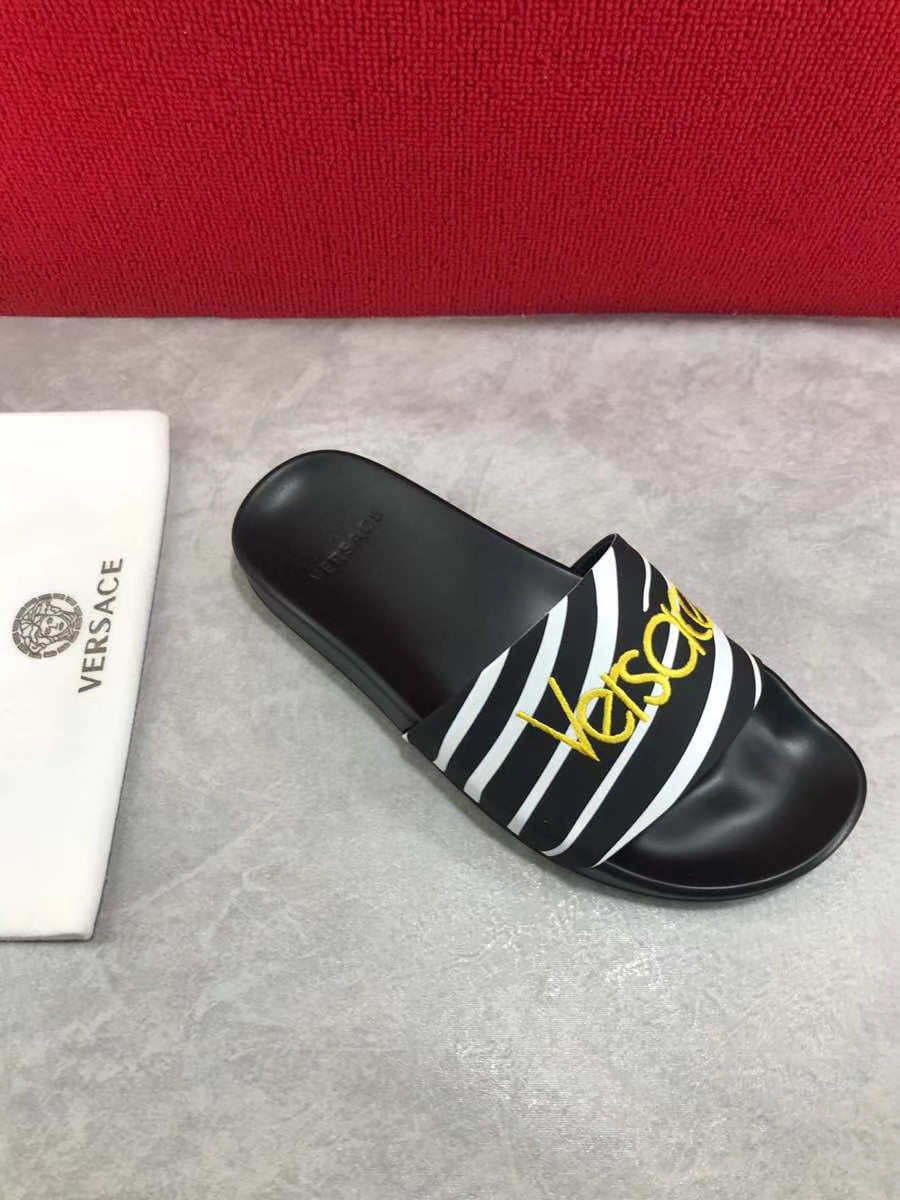 Dép Versace nam siêu cấp đen hoạ tiết logo vàng DVS02