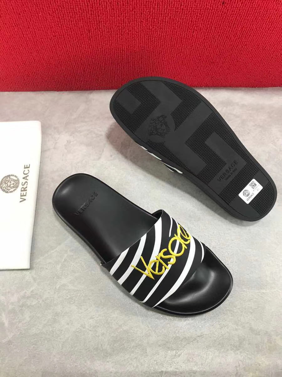 Dép Versace nam siêu cấp đen hoạ tiết logo vàng DVS02