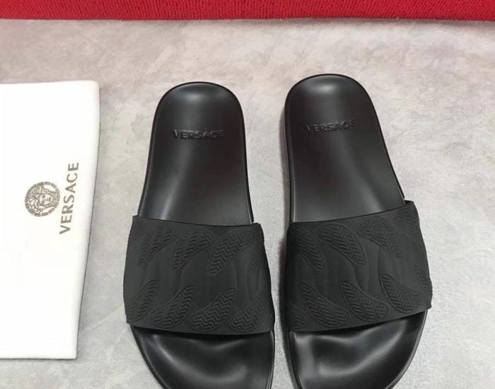 Dép Versace nam siêu cấp màu đen hoạ tiết dập nổi DVS07
