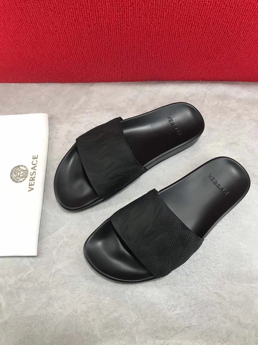 Dép Versace nam siêu cấp màu đen hoạ tiết dập nổi DVS07