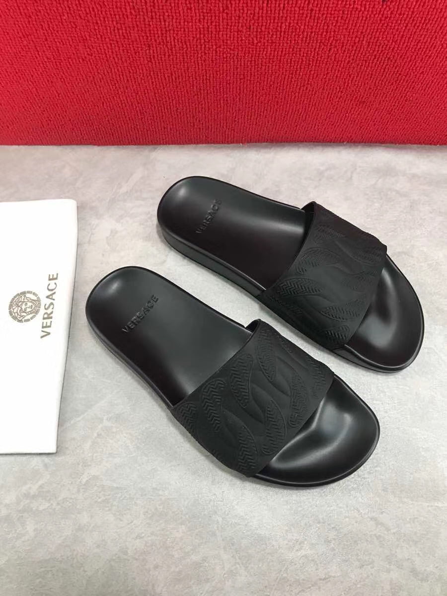 Dép Versace nam siêu cấp màu đen hoạ tiết dập nổi DVS07