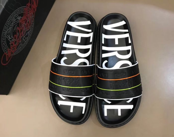 Dép Versace nam siêu cấp màu đen hoạ tiết nổi DVS12