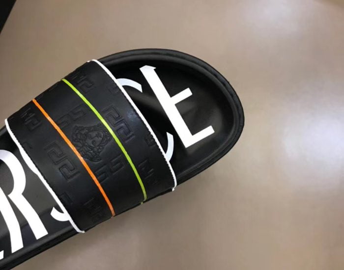 Dép Versace nam siêu cấp màu đen hoạ tiết nổi DVS12