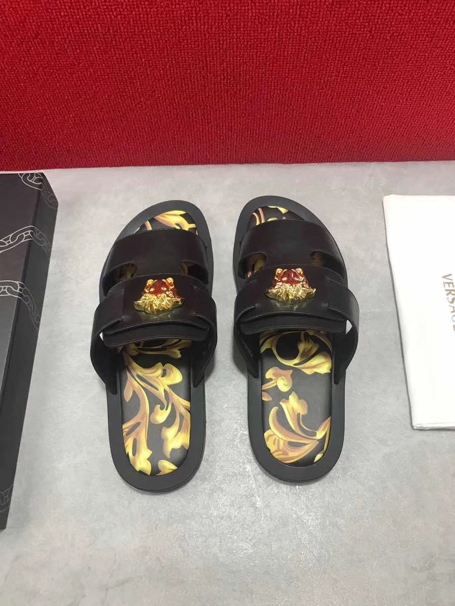 Dép Versace nam siêu cấp quai ngang hoạ tiết đen vàng DVS15