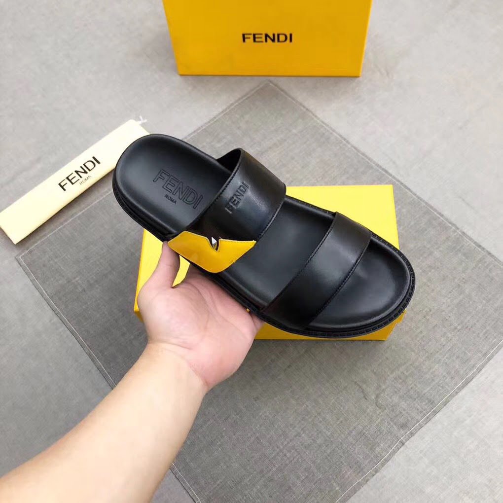 Dép Fendi nam siêu cấp đen hoạ tiết mắt cáo vàng DFD06