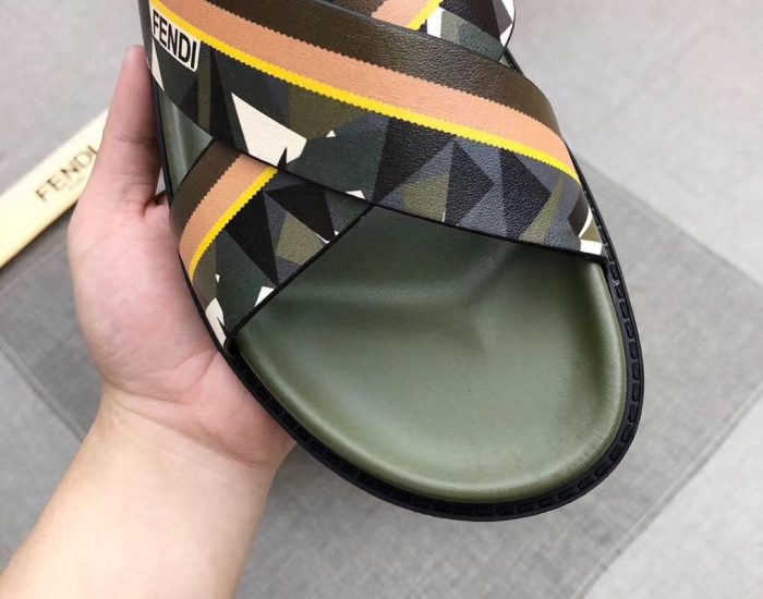 Dép Fendi nam like auth quai chéo xanh hoạ tiết mắt cáo trắng DFD09