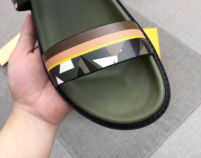 Dép Fendi nam like auth quai hậu xanh hoạ tiết mắt cáo trắng DFD10