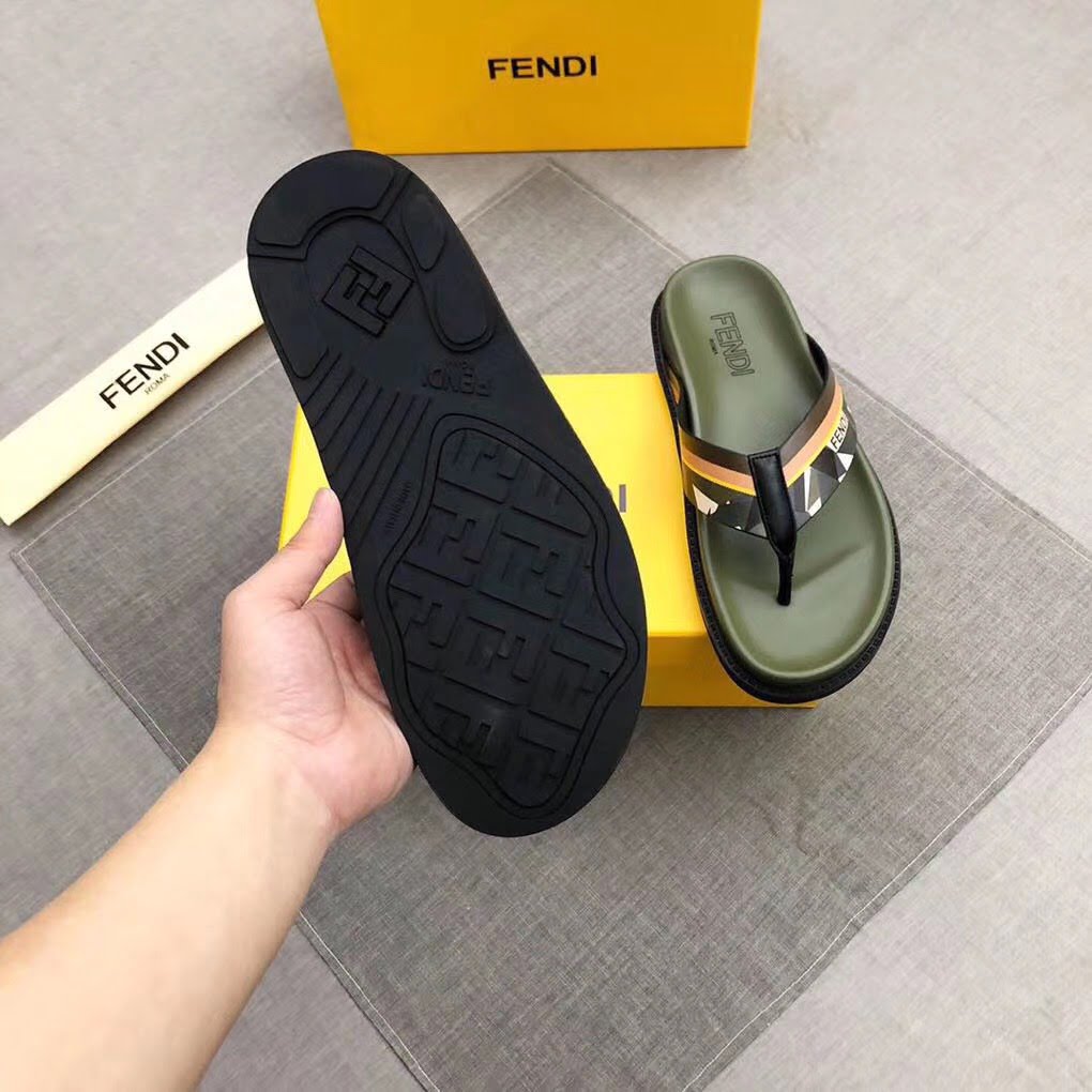 Dép Fendi nam siêu cấp xỏ ngón xanh hoạ tiết mắt cáo trắng DFD07