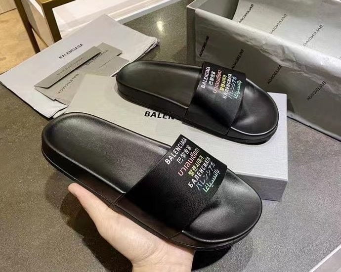 Dép Balenciaga nam siêu cấp họa tiết chữ màu đen DBL10