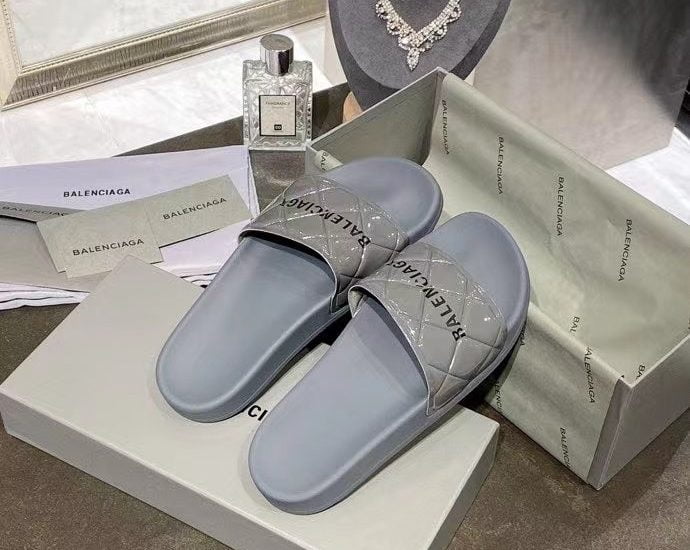 Dép Balenciaga nam siêu cấp màu ghi bóng họa tiết chữ đen DBL17