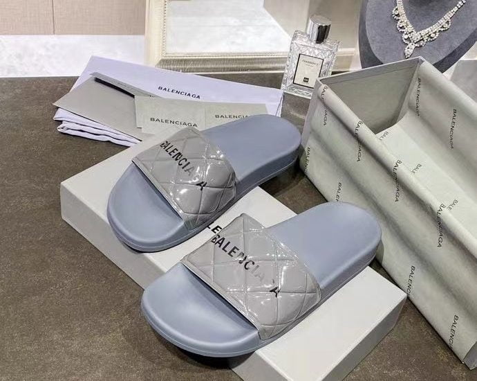 Dép Balenciaga nam siêu cấp màu ghi bóng họa tiết chữ đen DBL17