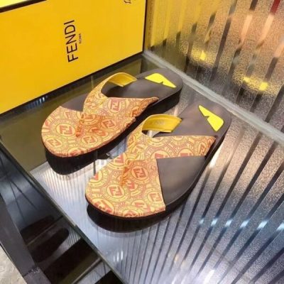 Dép Fendi nam siêu cấp kẹp ngón họa tiết kẻ vàng đen DFD13