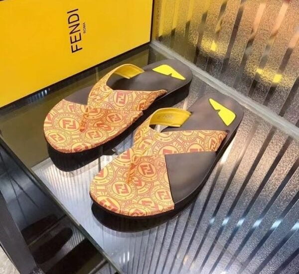 Dép Fendi nam siêu cấp kẹp ngón họa tiết kẻ vàng đen DFD13