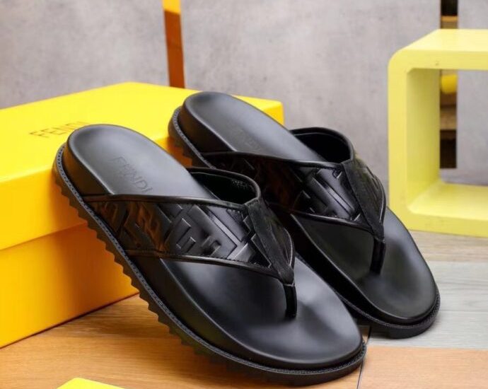 Dép Fendi nam siêu cấp kẹp ngón họa tiết logo dập chìm DFD14