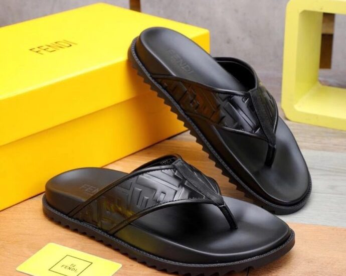 Dép Fendi nam siêu cấp kẹp ngón họa tiết logo dập chìm DFD14