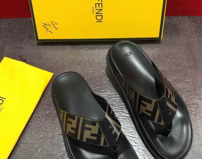 Dép Fendi nam siêu cấp kẹp ngón họa tiết logo màu vàng DFD15