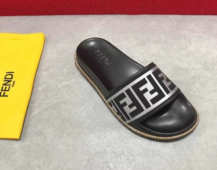 Dép Fendi nam siêu cấp quai ngang họa tiết logo quai bạc DFD17