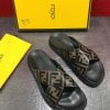 Dép nam Fendi siêu cấp quai chéo họa tiết logo màu vàng DFD21