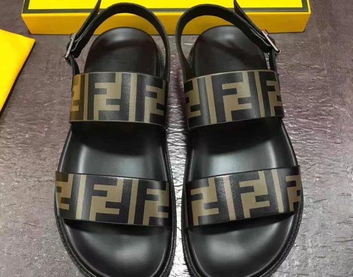 Dép nam Fendi siêu cấp sandal họa tiết logo màu vàng DFD22