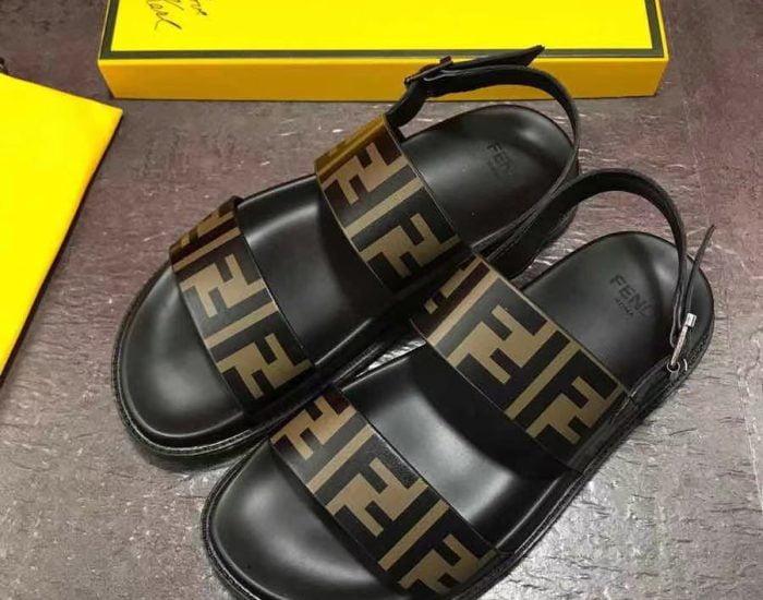 Dép nam Fendi siêu cấp sandal họa tiết logo màu vàng DFD22