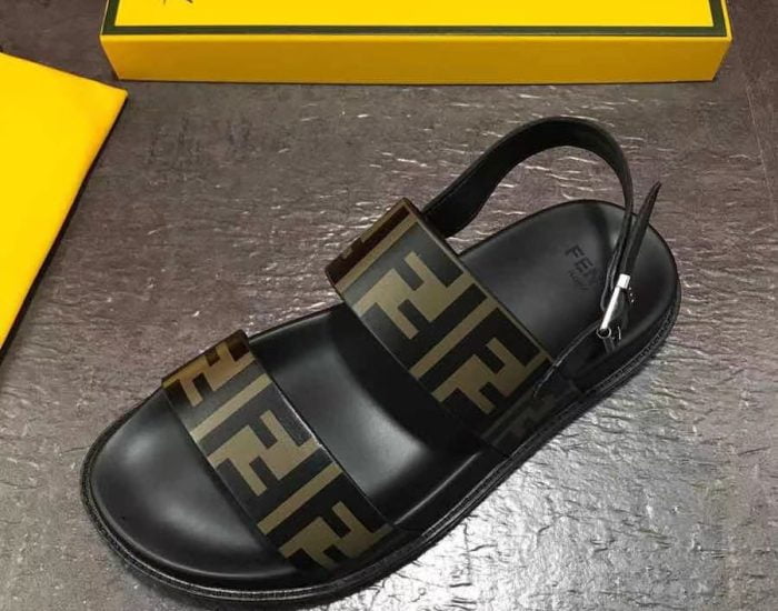 Dép nam Fendi siêu cấp sandal họa tiết logo màu vàng DFD22