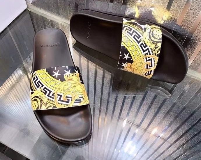 Dép nam Versace siêu cấp quai ngang hoạ tiết vàng đen DVS24