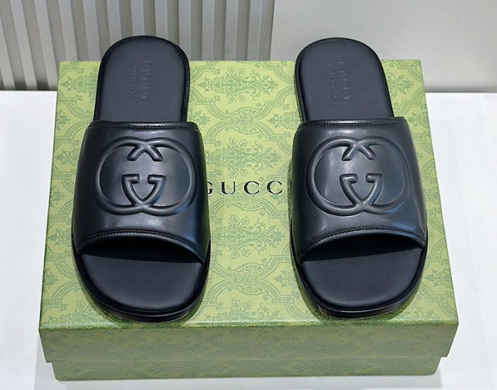 Dép Gucci nam quai ngang màu đen quai logo chữ
