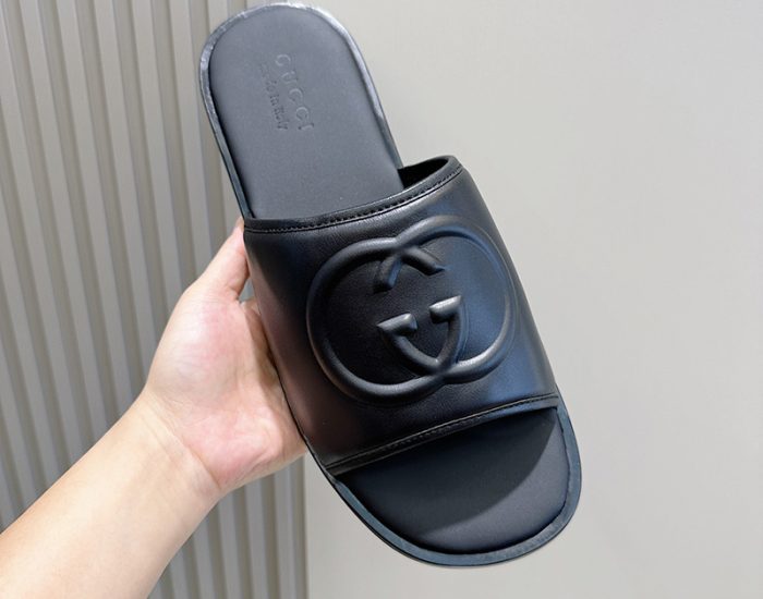 Dép Gucci nam quai ngang màu đen quai logo chữ