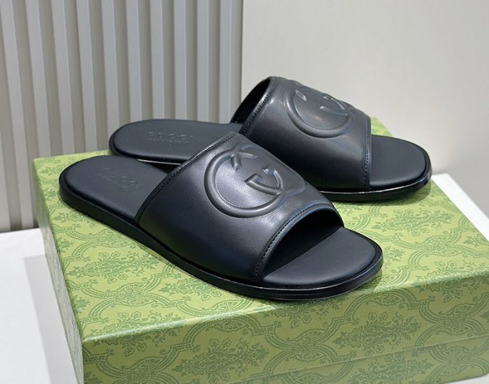 Dép Gucci nam quai ngang màu đen quai logo chữ