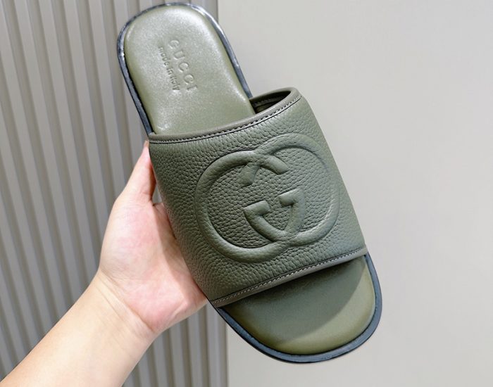 Dép Gucci nam quai ngang màu rêu quai logo chữ