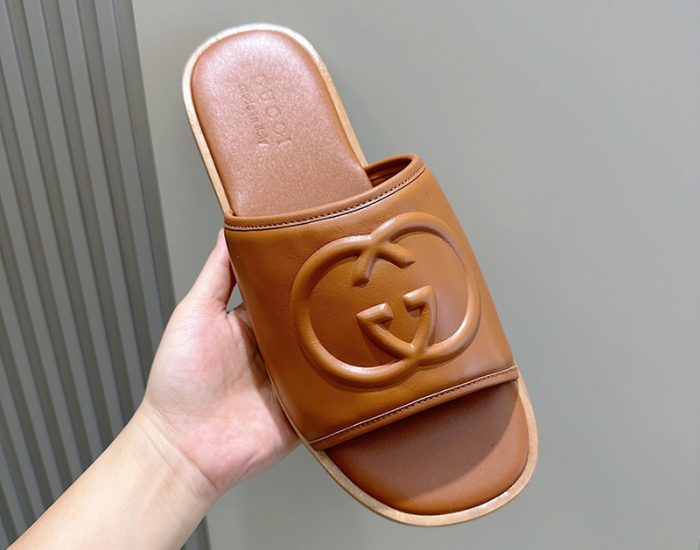 Dép Gucci nam quai ngang logo chữ màu nâu