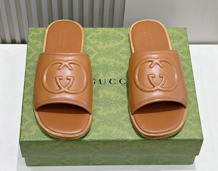 Dép Gucci nam quai ngang logo chữ màu nâu