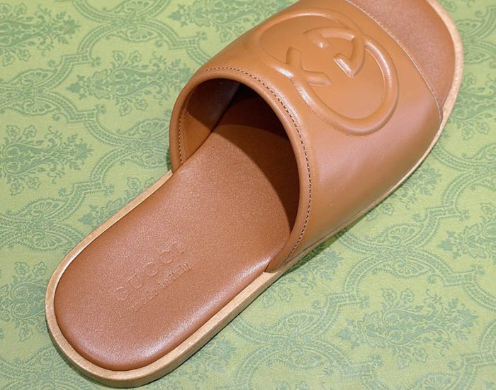 Dép Gucci nam quai ngang logo chữ màu nâu