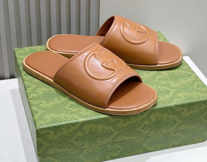 Dép Gucci nam quai ngang logo chữ màu nâu