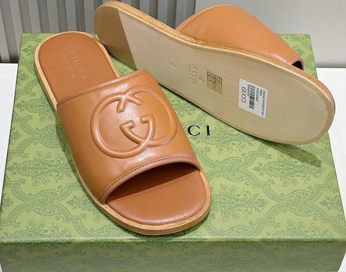 Dép Gucci nam quai ngang logo chữ màu nâu